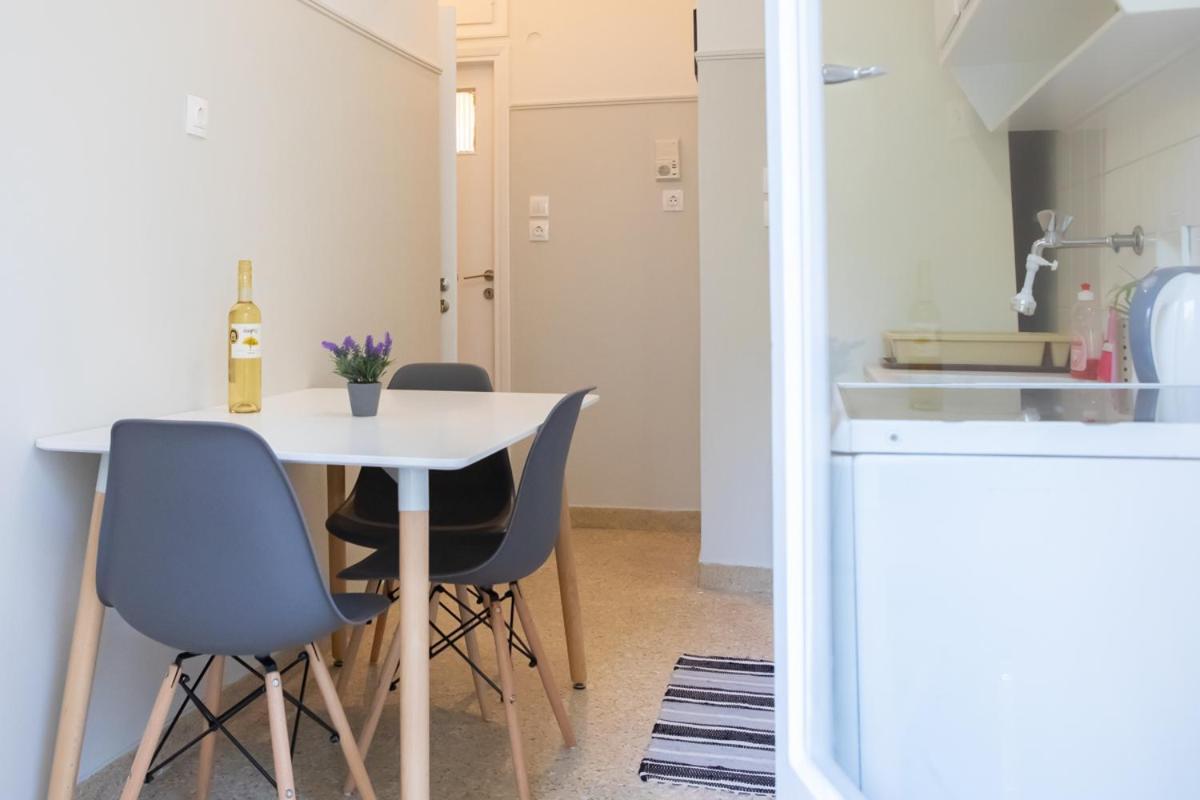 Athens Apartment Nina, Next To The Metro Station Atenas Exterior foto