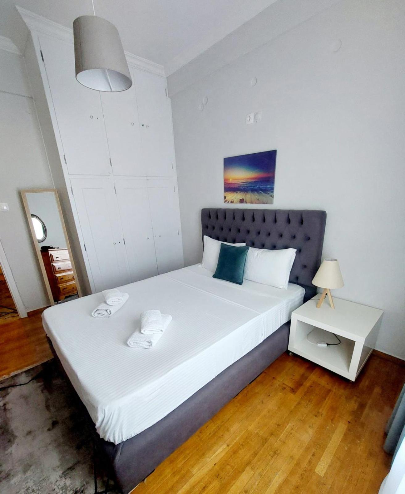 Athens Apartment Nina, Next To The Metro Station Atenas Exterior foto